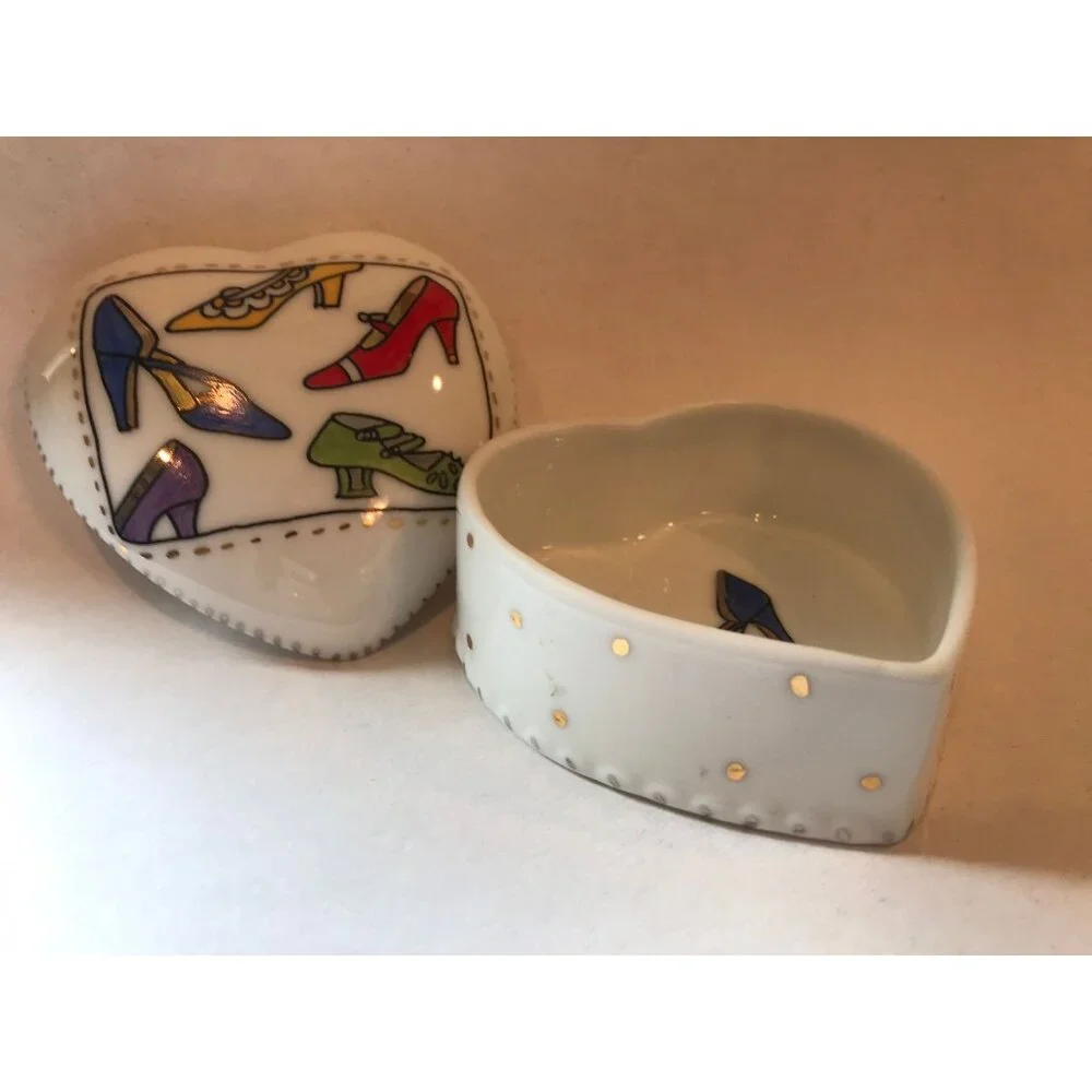 Vintage Deux Amies 11 Friends Handpainted High Heal Shoes Ceramic Heart Shaped